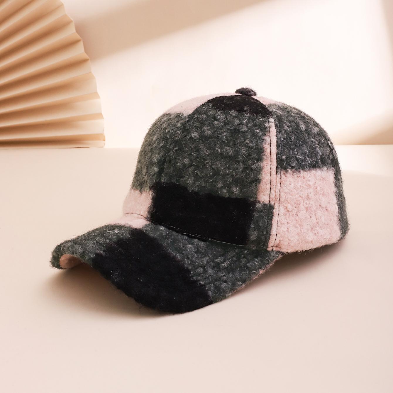 

Korean-style simple patchwork imitation teddy fleece baseball cap, a new warm classic baseball cap for autumn and winter One Size