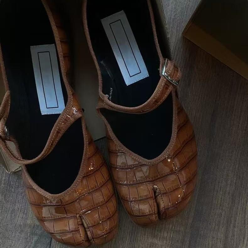 

Однословная пряжка овчина свиные копытца модные балетки на плоской подошве одинарные туфли женские красные туфли Мэри Джейн нишевые моменты 40 коричневый