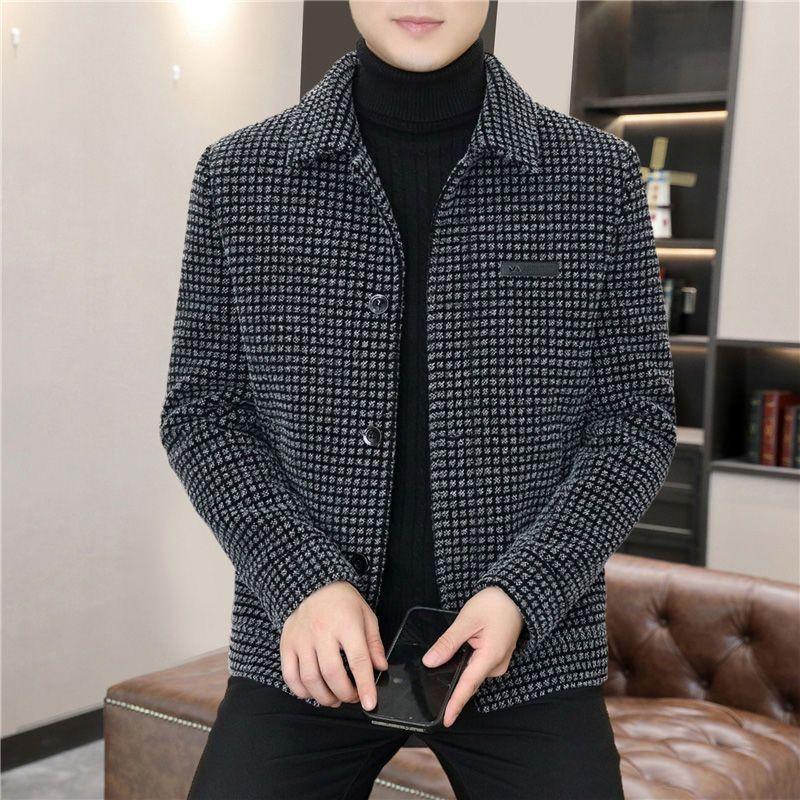 A Short, Fleece and Thickened Tweed Coat with A Checkered Lapel for Men, A Casual and Stylish Winter Woolen Jacket In Korean Style
