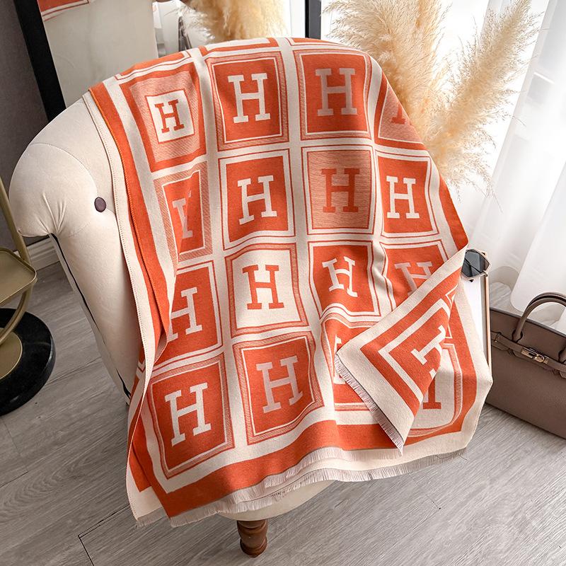 New letter H autumn and winter imitation cashmere scarf women's fashion atmosphere thickened warm scarf shawl