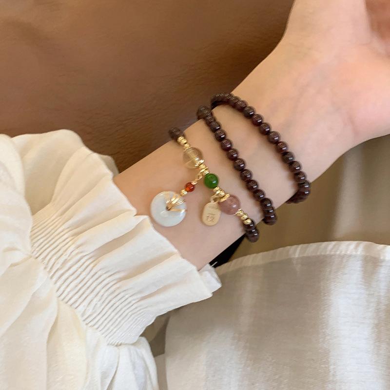 Kadınlar İçin Çoklu Daire Garnet Bileklik Niş Tasarım Anlayışına Sahip Ins Retro Bileklik Kolye Olarak Kullanılabilir