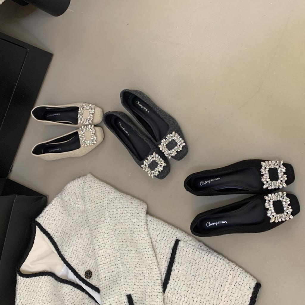 2025 Autumn and Winter New Round Head Button Shallow Mouth Soft Bottom Foot Cover Versatile OL Commuter Inner Slope Heel Women's Single Shoes