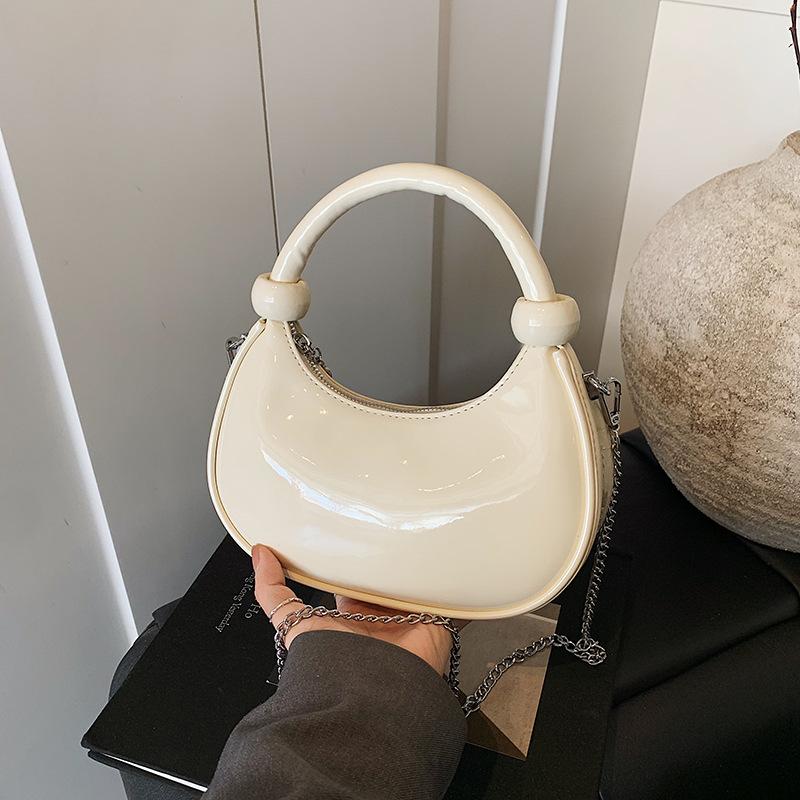 

Женская сумка на цепочке 2025 новая модельПростая модная повседневная маленькая свежая ретро нишевая на плечо сумка-мессенджер