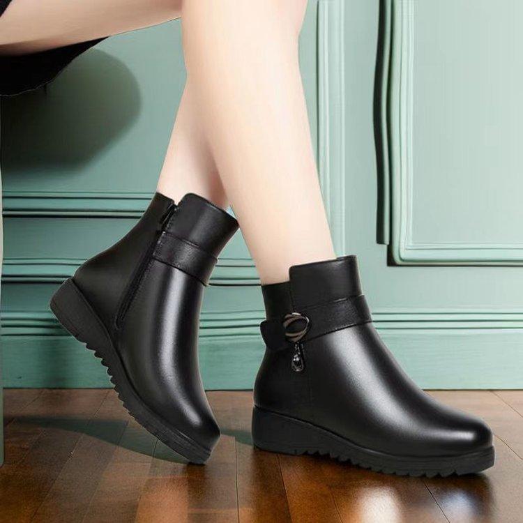 Soft Leather Mother Snow Boots Women's Winter New Velvet Cotton Boots Women's Short Boots Soft Sole Non-slip Middle-aged and Elderly Cotton Shoes