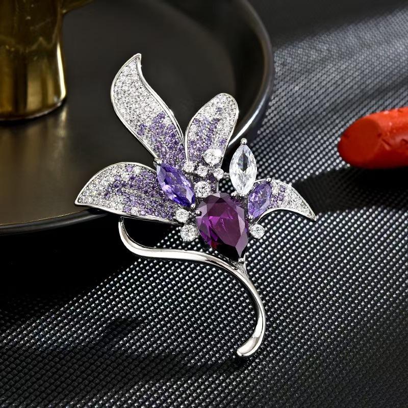 Retro Purple Lily Pin Elegant Temperament Crystal Decorative Corsage Female Floral Styling Jewelry