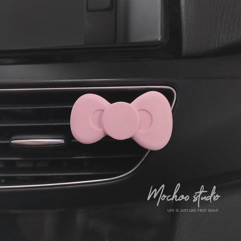 

Automobile Aromatherapy Pendant Kitty Hello Kitty Air Outlet Eau De Toilette Fragrant Stone Car Interior Ornaments Girls Gifts Pink Bow Air Outlet Clip