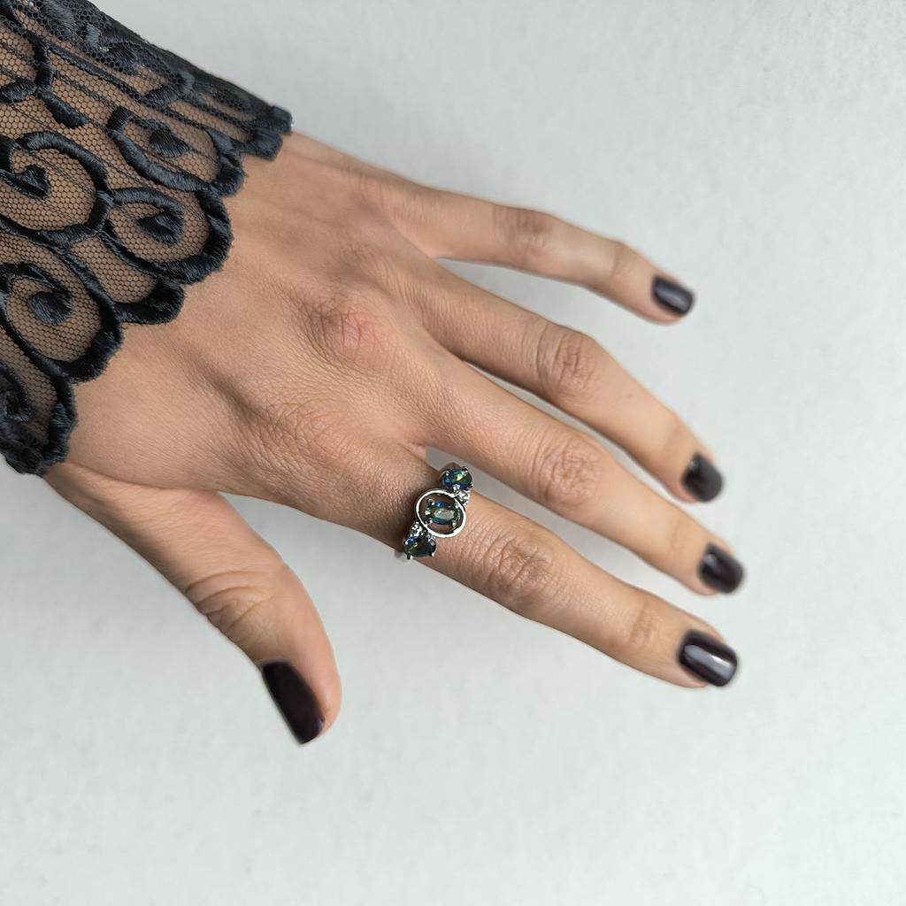 Серебряное кольцо с мистик топазом 1.075ct, вес изделия 2,88 гр (2191322)