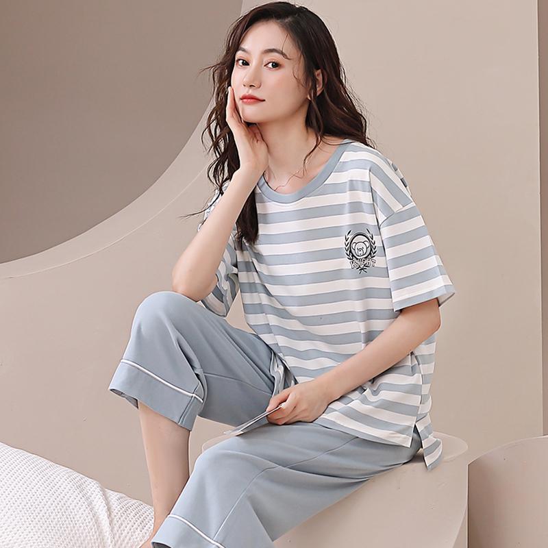 Aifen Teng Women's Summer Cotton Pajama Set: Short Sleeve Top & Three-Quarter Pants, Plus Size, All Cotton