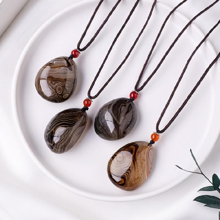 Stylish Women's Necklace Featuring Natural Agate With Unique Designs Shape and Comfortable Fit for Various Event