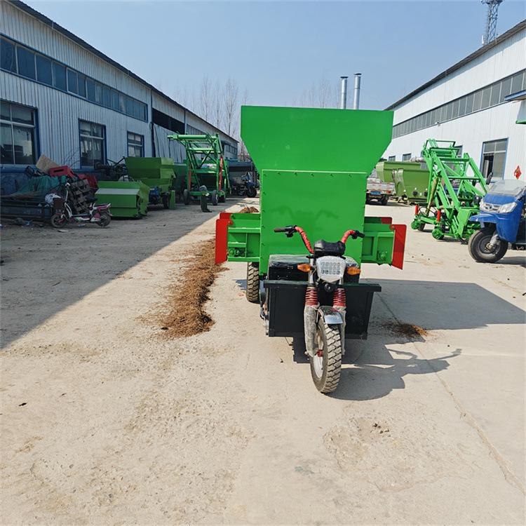 Electric Walk-Behind Spreader Cart for Livestock Silage Feeding