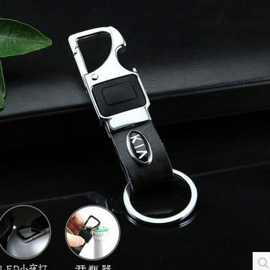 

Брелок-подвеска с логотипом автомобиля, фонариком, кожаным шнурком и открывалкой для бутылок Maserati