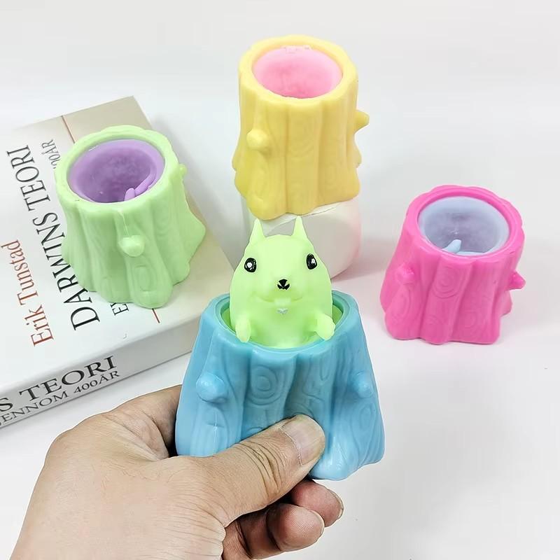 Squeeze Squirrel Stump Cup Pinching Toy with Music for Kids Antistress Fidget Decompression Tree Stump Miniature Weird Play