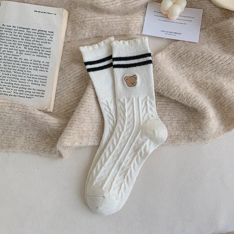 Ladies Autumn Winter Warm Lace Cartoon Cute Bear Embroidery Wool Medium Barrel Pile Pile Socks