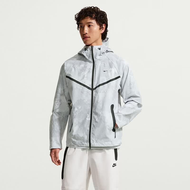 Nike Men s Hooded Woven Casual Jacket L