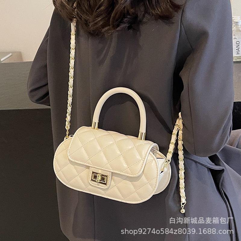 Rhombus Chain Portable Small Bag Women's 2025 New Popular Messenger Bag Fashionable Texture Commuter Shoulder Bag