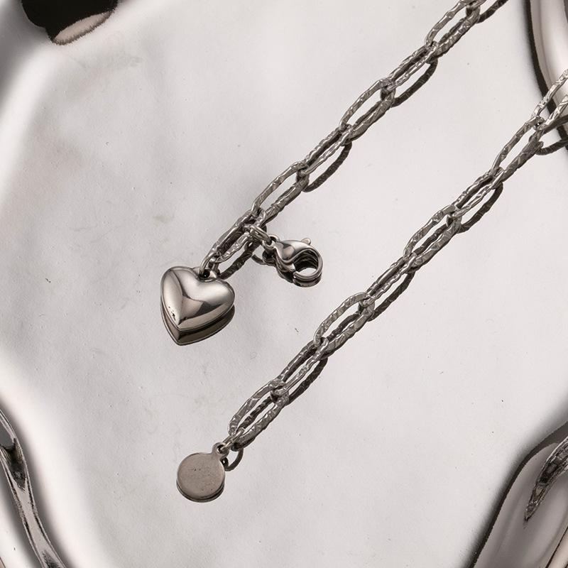 Embossed Flat Link O-Ring Heart Charm Bracelet, Fashionable & Versatile Hand Jewelry, 304 Stainless Steel