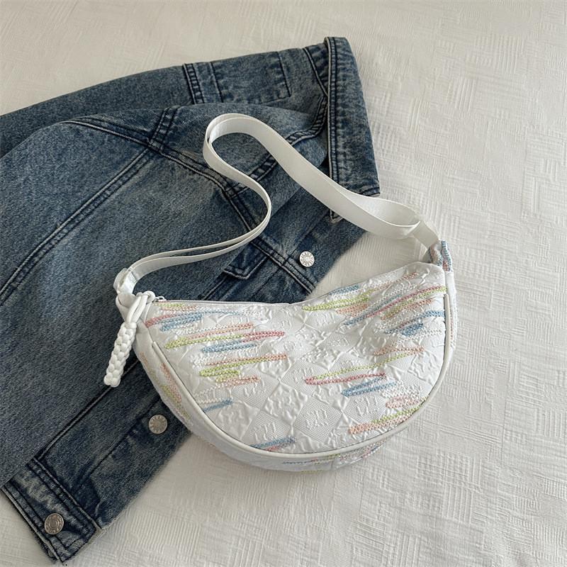 

Chic And Stylish Dumpling Bag For Women With Soft Canvas Material Perfect For Summer Outings білий