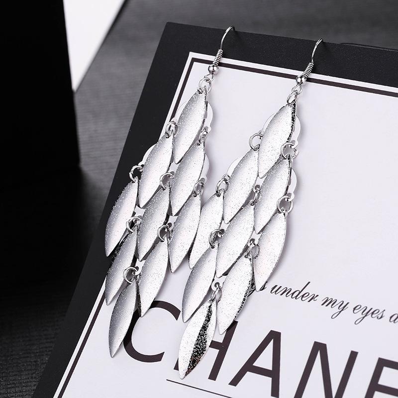 [Fashion Trendy Metal Fringe Long Drop Earrings Exaggerated Elegant Ear Hooks Earrings]