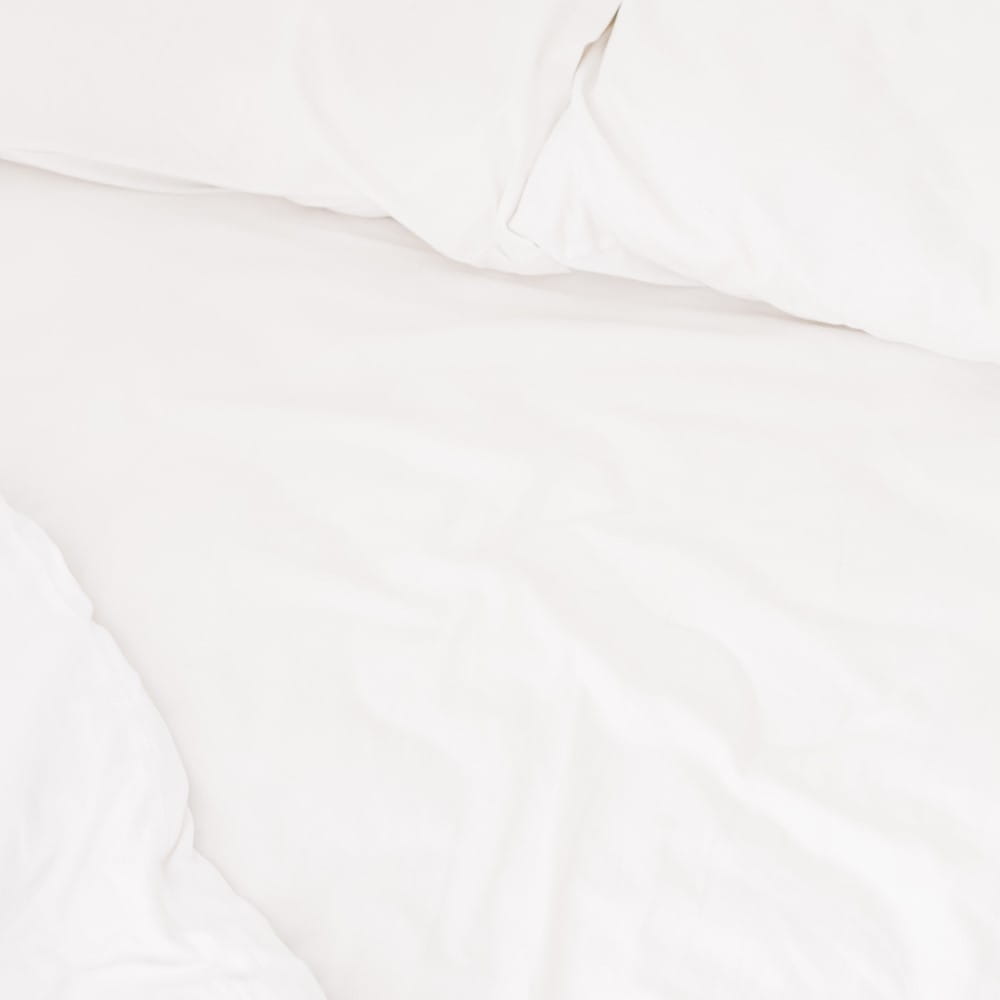 Cotton hotel sheet 140 x 280 without a elastic band, plain white