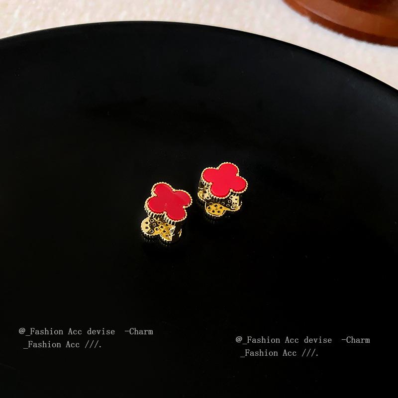 Titanium Silver Four-Leaf Clover Stud Earrings - 2023 New Sweet Versatile High-End Temperament for Women