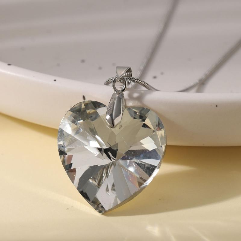 Glass Heart Pendant Necklace Simple Clavicle Chain Adjustable Collar Necklace Jewelry Stainless Steel Chain Necklace