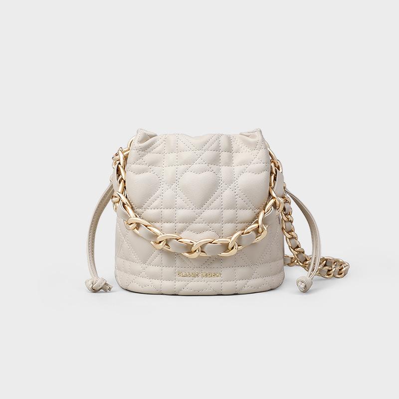 A New and Fashionable Korean Version of One-shoulder Crossbody Bag Fashionable Chain Bucket Handbag Handbag Small Carry Bag