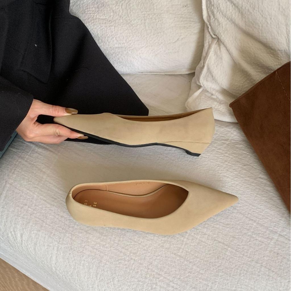 2025 neue spitze Wildleder flache Sohle flacher Ausschnitt vielseitige Pendler Arbeit OL Fuß Mary Jane Damen Einzelschuhe