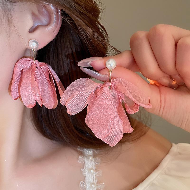 Silver Needle Flower Mesh Fringed Stud Earrings Fresh and Sweet Seaside Vacation Style Earrings Fashionable Versatile Atmosphere Earrings