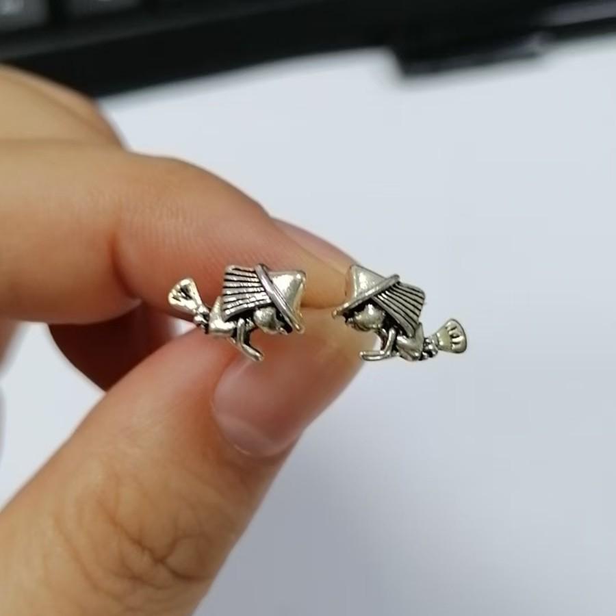 European Retro Punk 3D Tiger King Stud Earrings - Fashionable and Unique Ear Ornaments