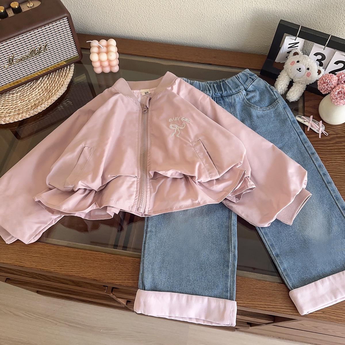 

Стильне дівчаче тренчкот з бантом на весну/осінь Size 140