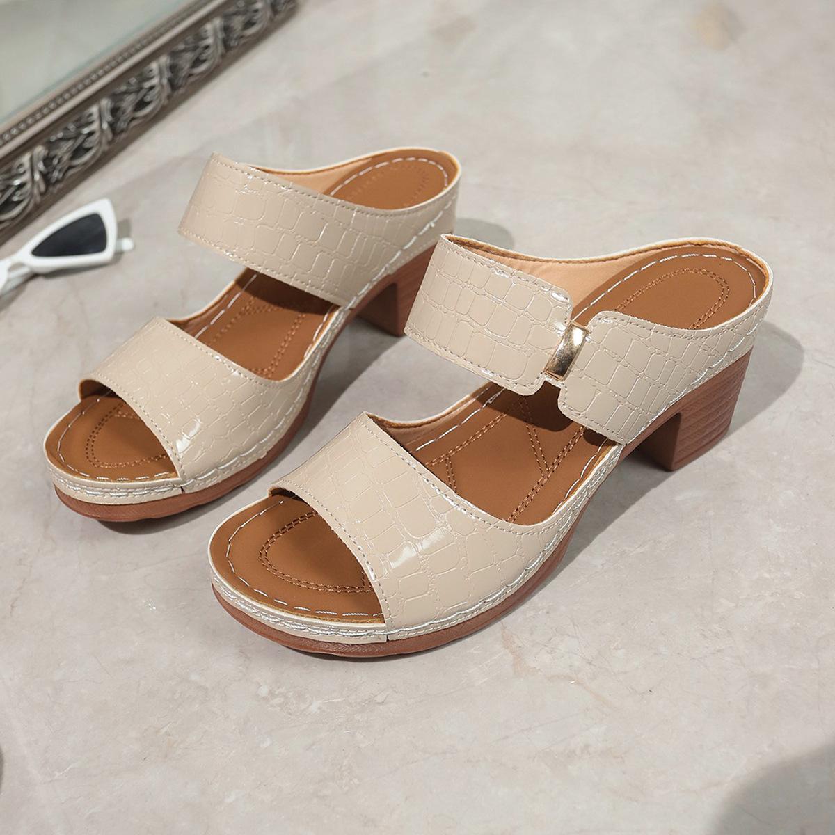 

2025 летние новые модные туфли на высоком каблуке темпераментные полые универсальные женские туфли на высоком каблуке с одним словом 43