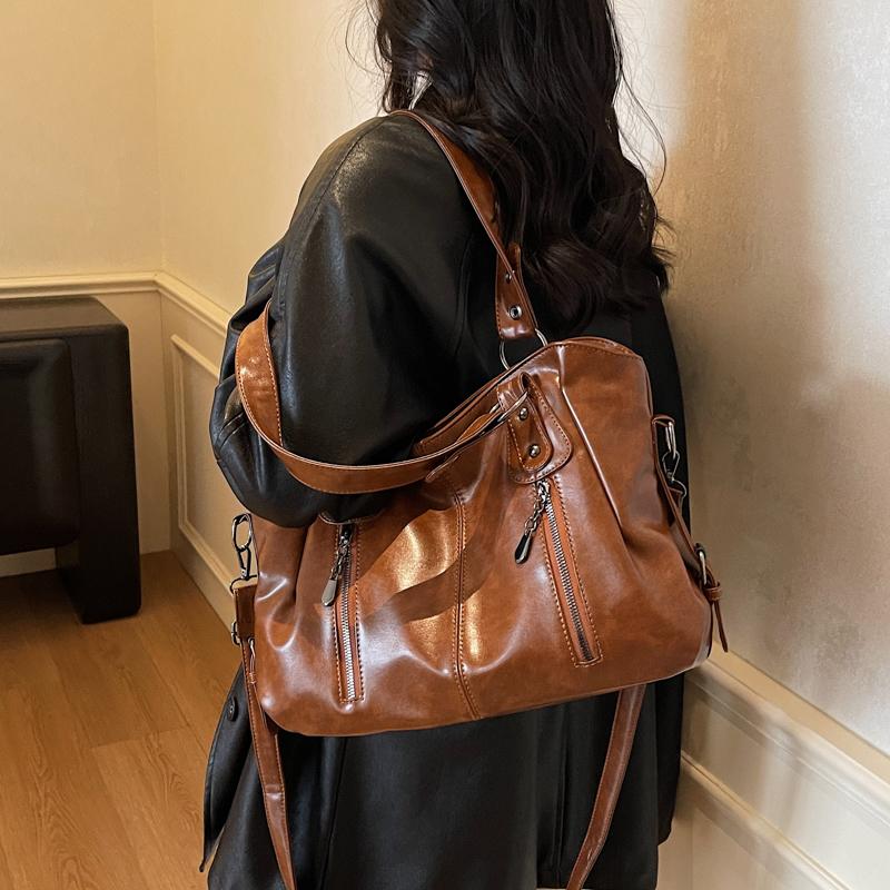 Vintage Handbag Solid Color Shoulder Bag Women's Large Capacity Commuter Tote Bag