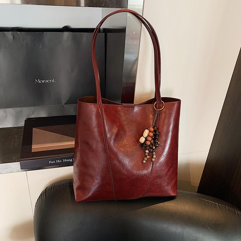 Large-capacity Bag Women's 2025 New Autumn and Winter Texture Versatile Retro Shoulder Bag Large Bag Popular Commuter Tote Bag