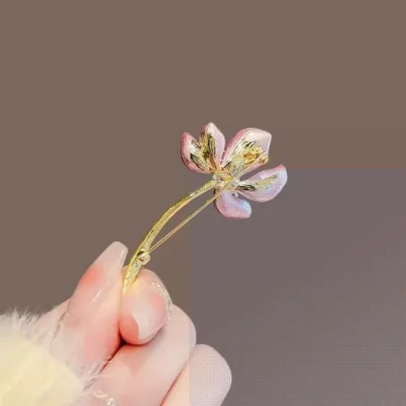 Lotus-Brosche, High-End Damen-Nischendesign, elegante Brustblume Temperament, Brosche, Bekleidungsaccessoires