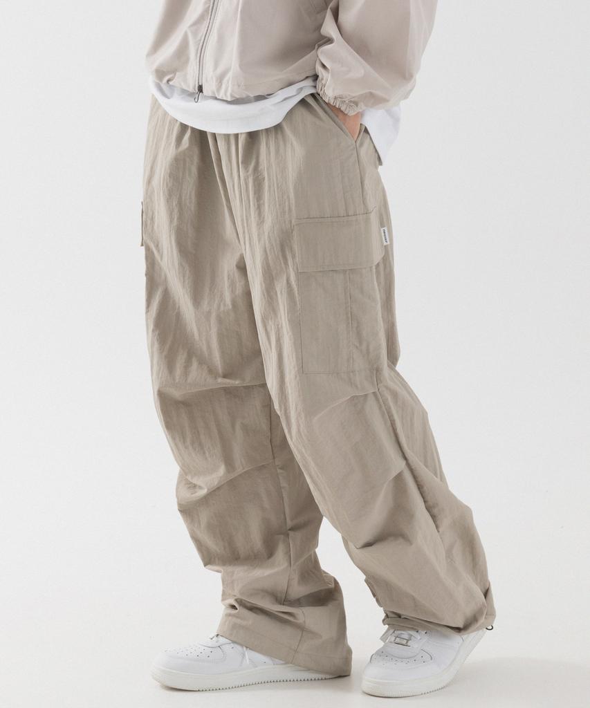 PIANER Nylon One-Pleat Cargo Parachute Pants (Beige)
