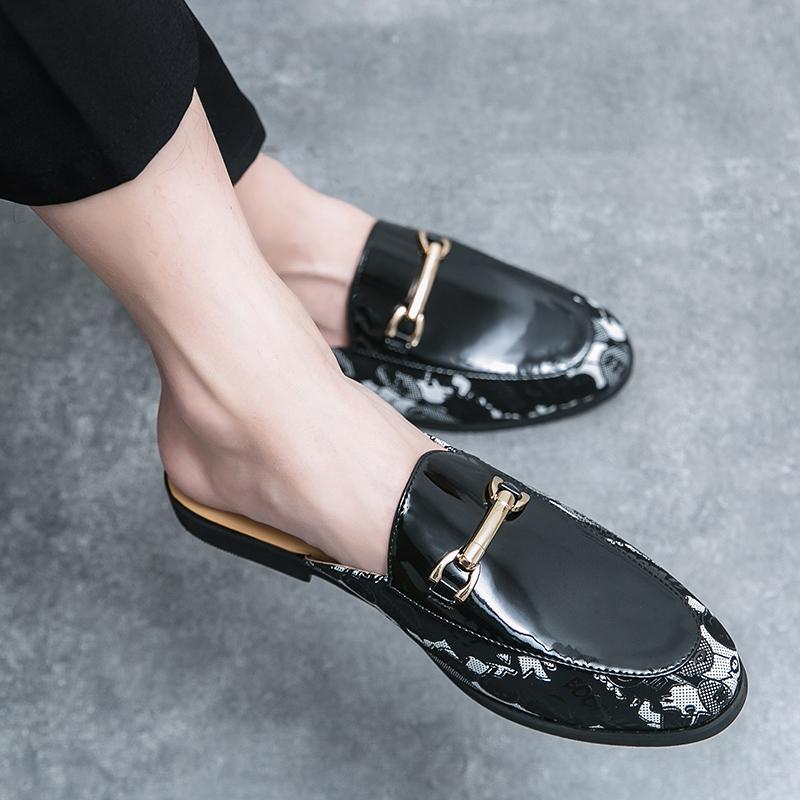 2024 Sommer Neue Herren Hausschuhe Lackleder Slipper Herren Halbschuhe Mokassins Lässige Rutschfeste Schuhe Sommer Pantoletten Schuhe für Herren
