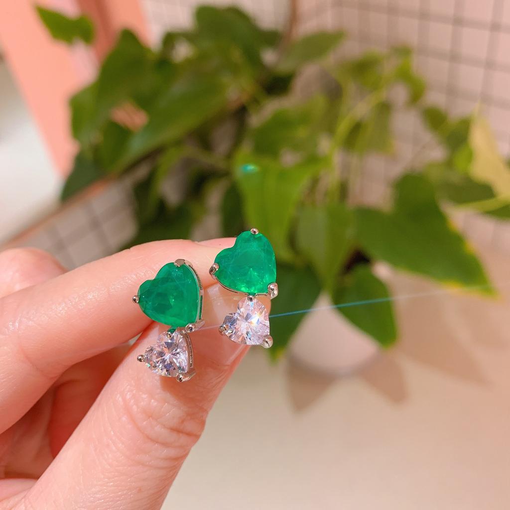 Jewelry Wind Simulation Emerald, Heart-Shaped Set Stud Earrings Main Stone 10 * 10 Pendant 20 * 20