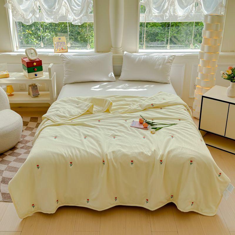 

Вышитое моющееся хлопковое летнее детское летнее прохладное односпальное студенческое общежитие с кондиционером одеяло для двоих 150x200cm