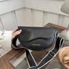 This Year Popular Fashion Korean Version Wide Shoulder Strap Single Shoulder Messenger Bag 2025 Internet Celebrity Retro Temperament Saddle Bag Early