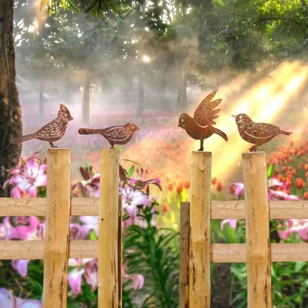 Set of 4 Rustic Metal Garden Ornaments Bird Shape for Outdoor Patio Decor