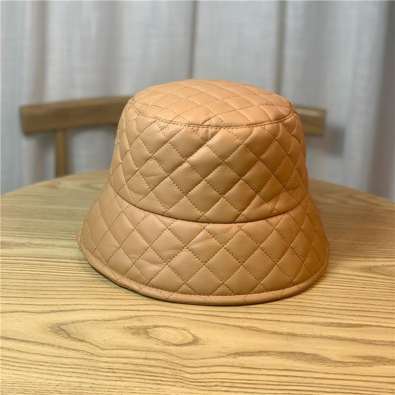 

Шляпа в корейском стиле для женщин Универсальная матовая кожа PU в клетку шляпа рыбака, подчеркивающая лицо, теплая осенне-зимняя шляпа-панама в японском стиле Adjustable
