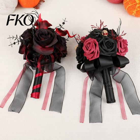 Bouquet di Fiori di Halloween Bouquet da Sposa Gotico, Fiori Artificiali Rosa Nero Rosso con Nastro Degradato con Mano Scheletrica Zucca Teschio per