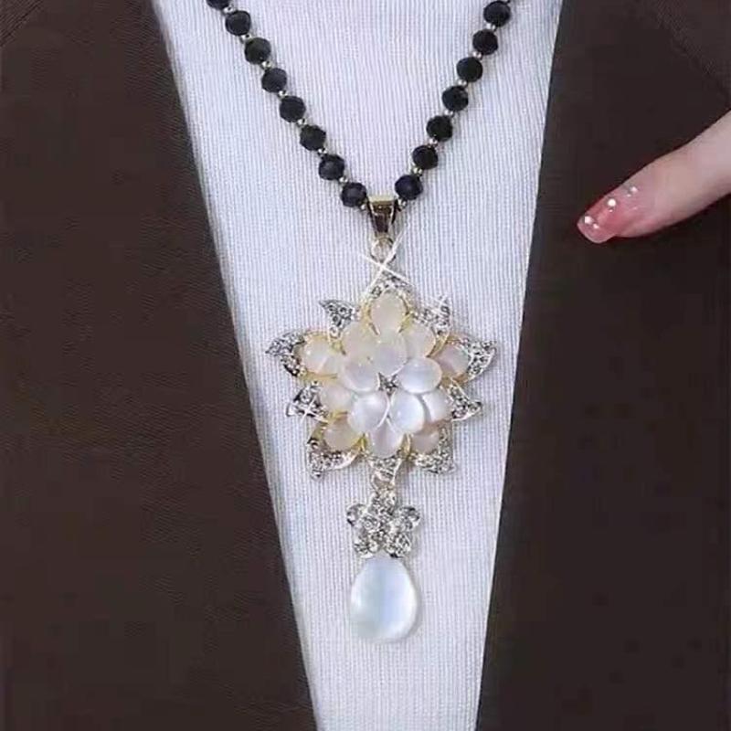 Vielseitige Damenmode Kristallblumenkette - Trendige Pulloverkette und einfacher Anhängerschmuck