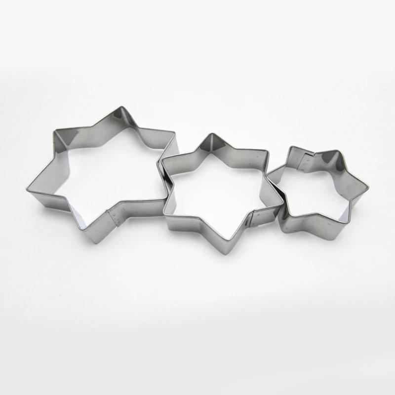12 Piece Set of Stainless Steel Baking Tools DIY Star Heart Shaped Flower Circle Mold Kitchen Utensils