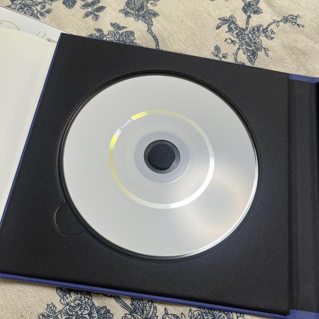 [USED] Onew "VOICE" 1st Mini Album Blue ONEW