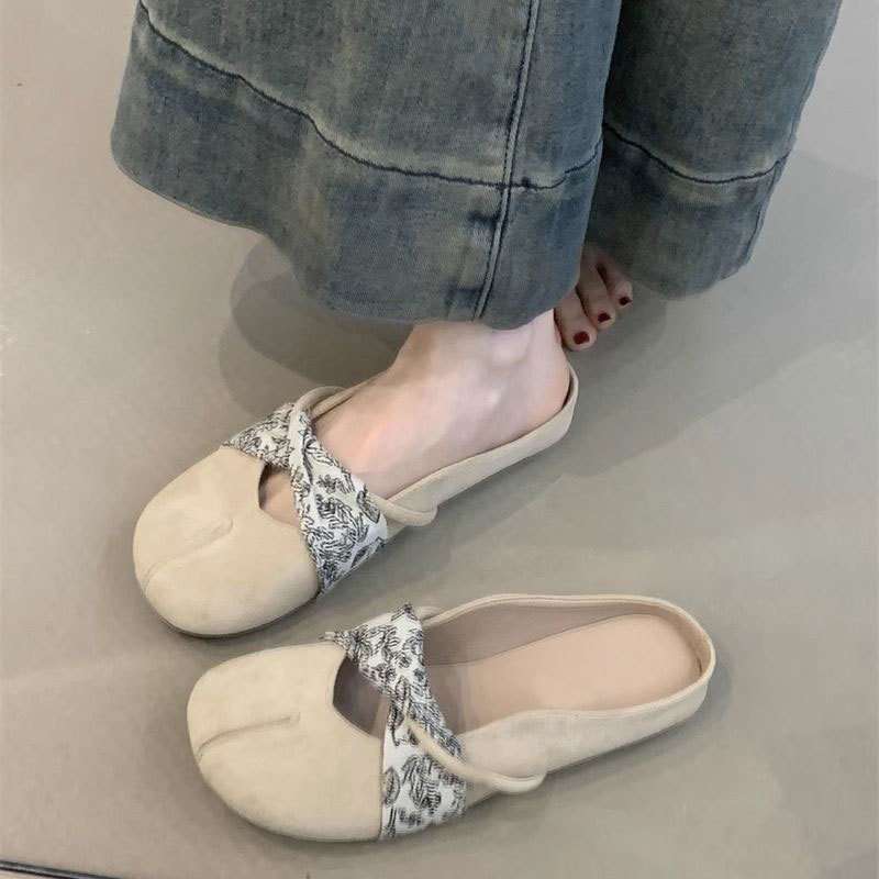 Flat bottom retro Mary Jane half slippers women's fashion outer wear spring 2025 new light mouth with skirt bag head holder