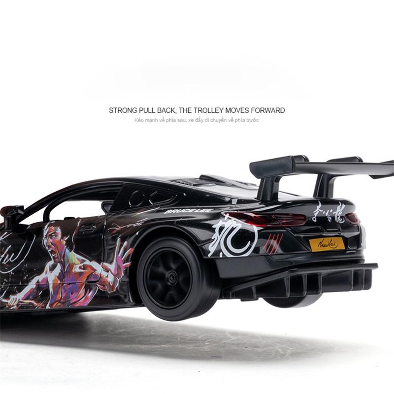 1:32 BMW M8 GTE Alloy Sports Car Model Diecast Metal Track Racing Car Vehicle Model Simulation Sound and Light Children Toy Gift