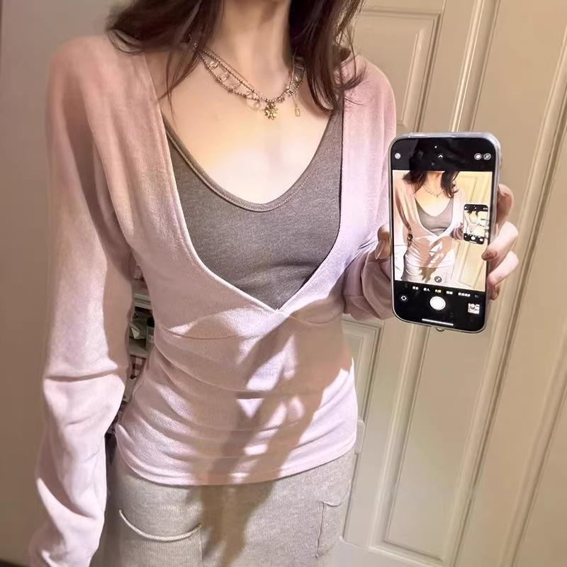 

Women s Pink-Brown V-Neck Faux Two-Piece Long-Sleeve T-Shirt: Stylish, Slim-Fit, Waist-Cinching. Ideal for Inner/Outer Wear in Autumn and Winter. XL