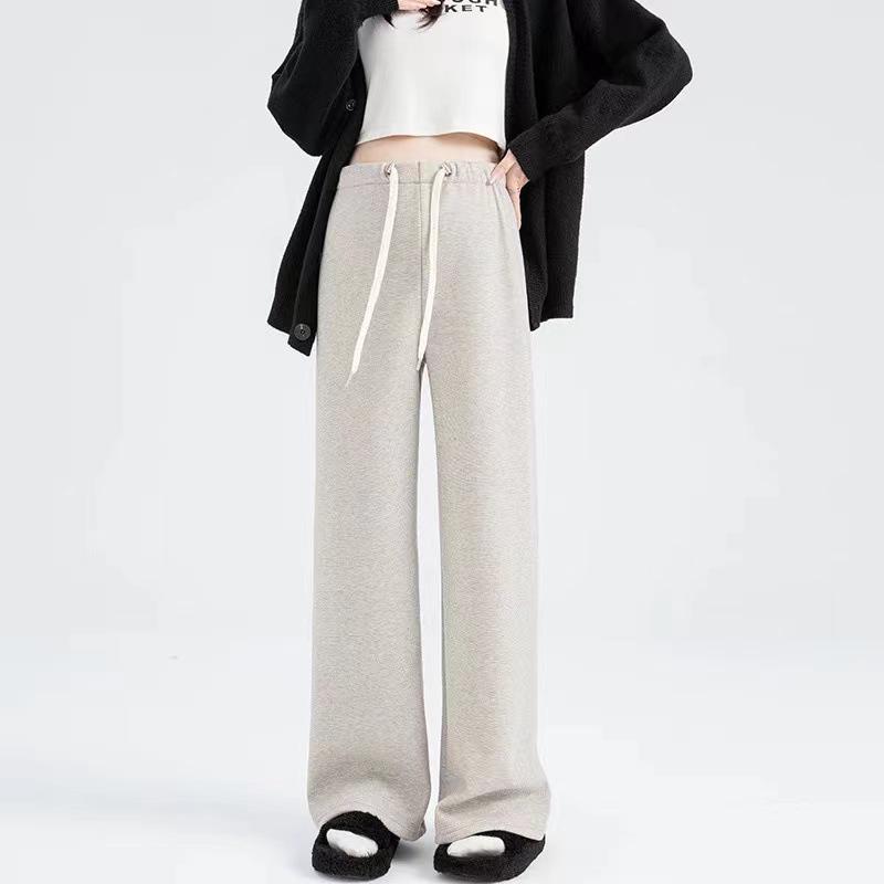 Maternity Velvet Wide-Leg Pants for Autumn/Winter - Large Size, Warm, Stylish, and Discreet for Expecting Mothers