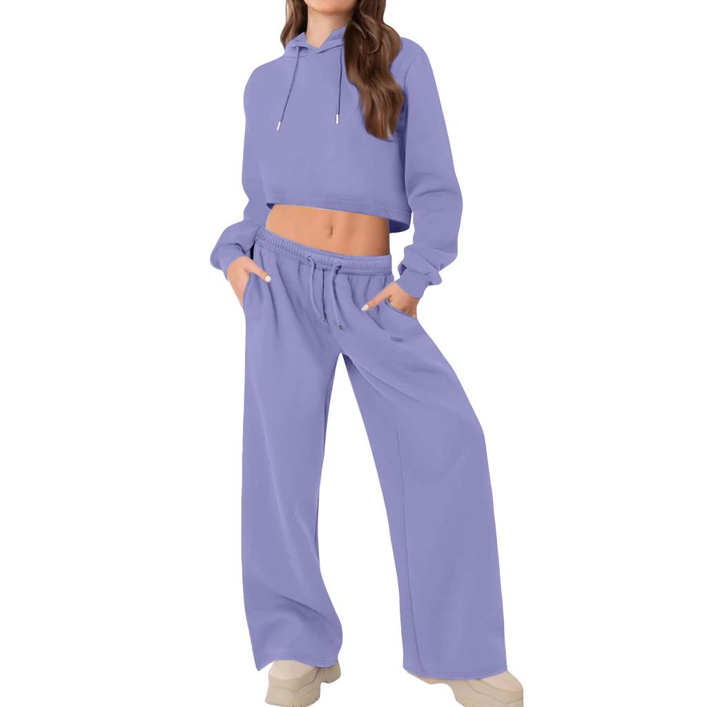 Modisches Damen-Kurz-Kapuzensweatshirt mit Batikmuster und Weitbein-Hose im Anzug